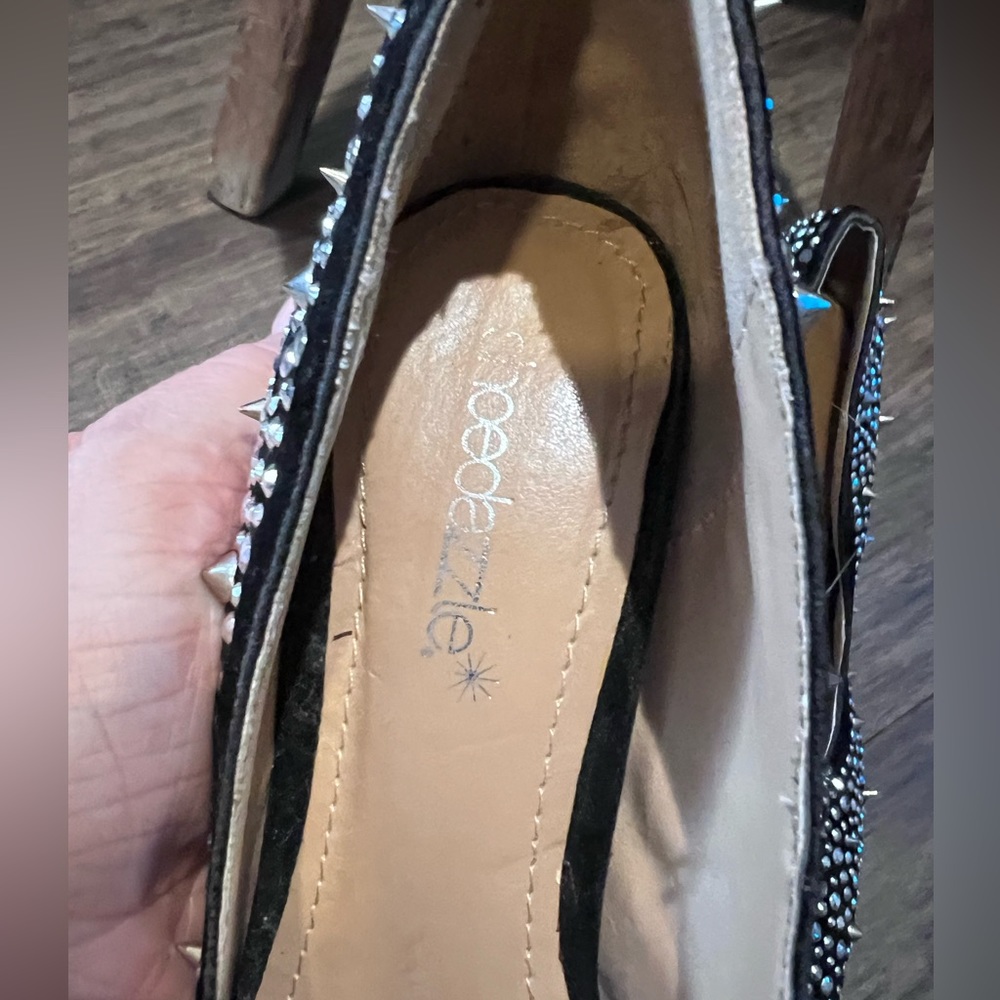 Shoedazzle prom metal studded black suede party pumps shoes - Picture 4 of 5